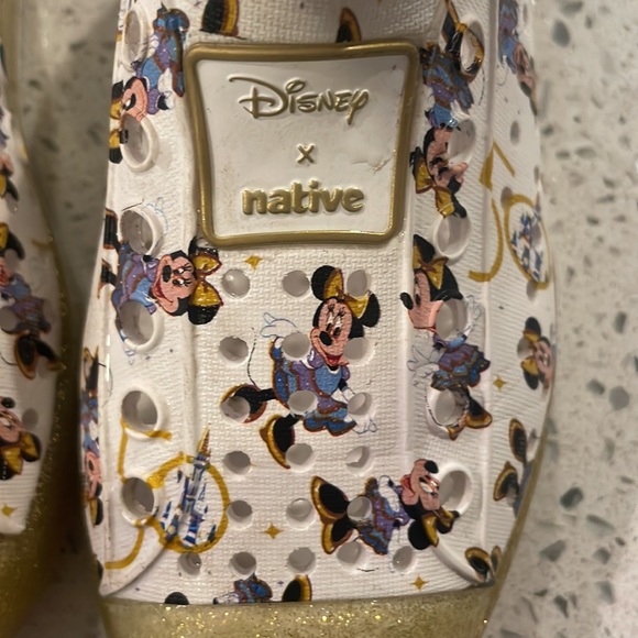 Disney Natives - Picture 6 of 6